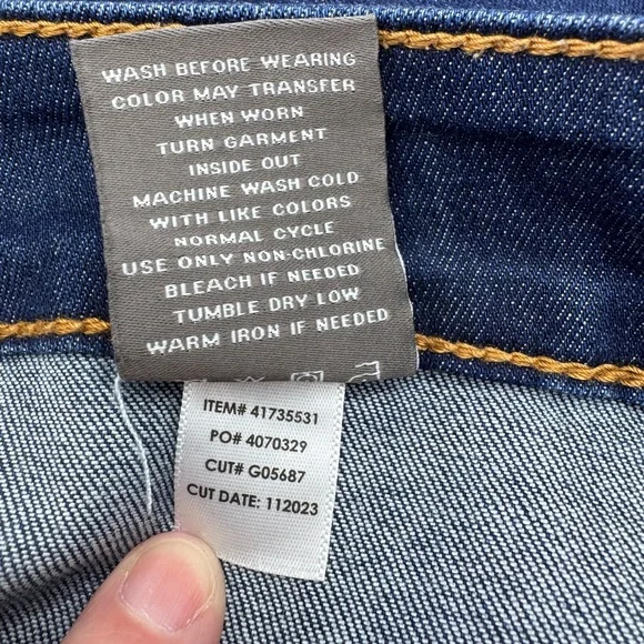 Torrid Cropped Wide Leg‎ High Rise Button-Fly Jeans, Dark Wash, Size 18 - Picture 8 of 12